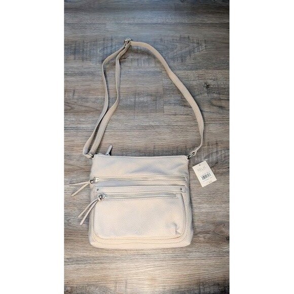 Relic Handbags - NWT Relic By Fossil Riley Cement Faux Leather Crossbody